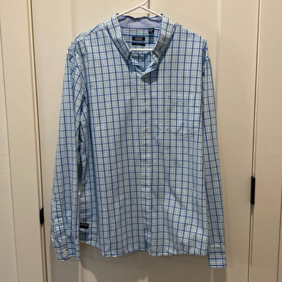 Izod Other - IZOD XL‎ Slim Fit Long Sleeve Button Down Shirt.  Plaid.  Blues/White.  Cotton